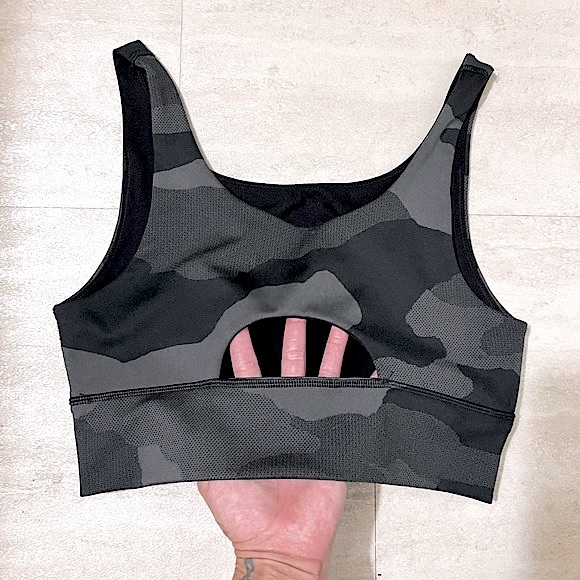 AERIE (NWOT) โข Offline Camo Sports Bra with Back Cutout โข Size Medium - Picture 2 of 11
